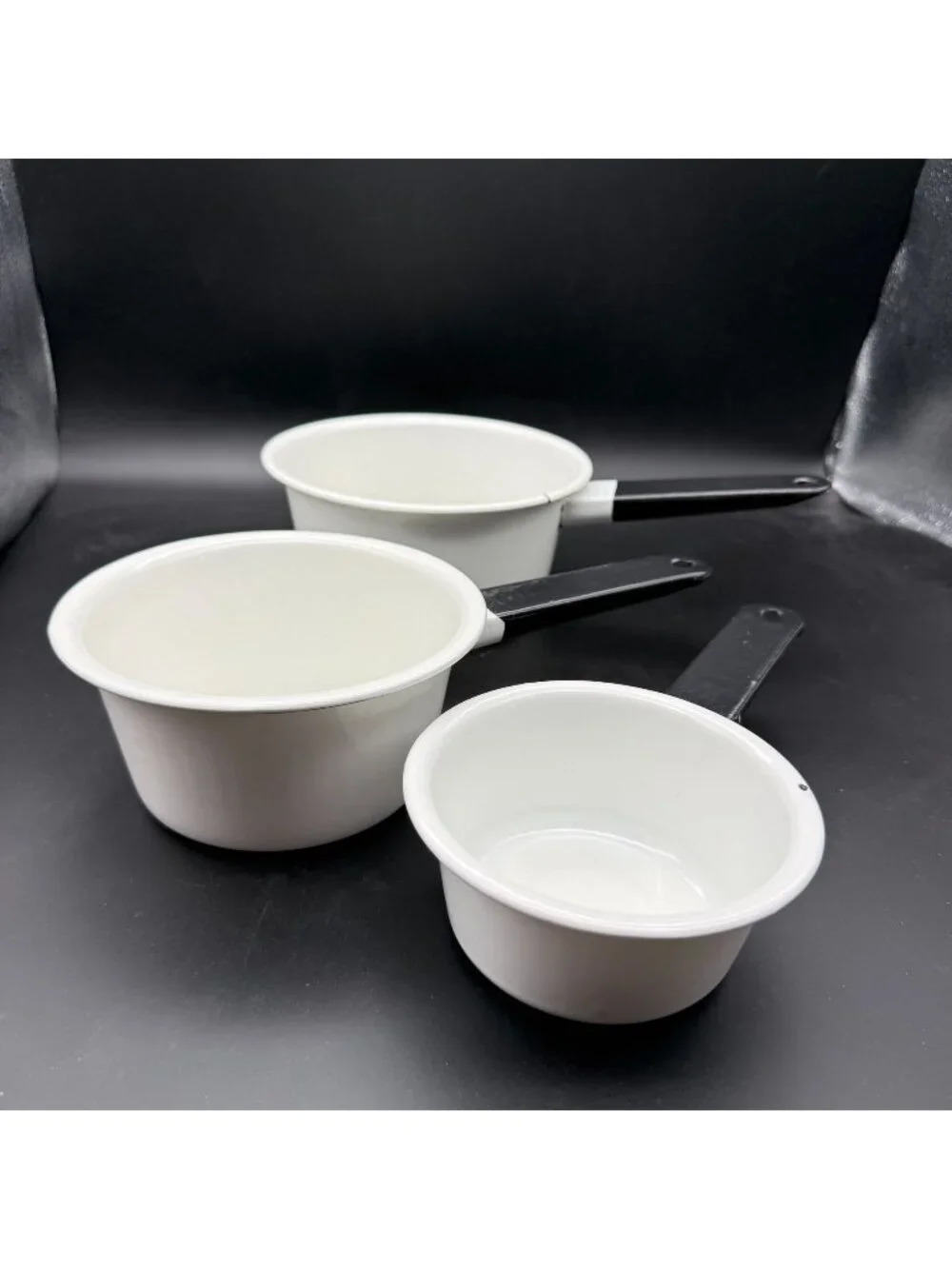 Vtg White Enamelware Nesting Saucepan Set of 3 Black Handles Farm Decor